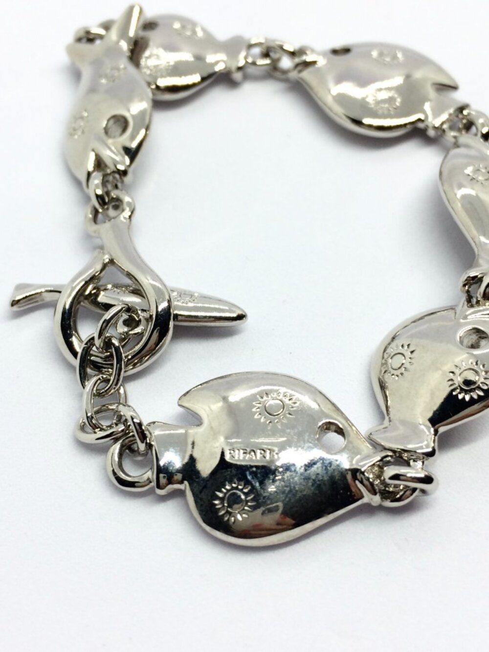 VINTAGE TRIFARI FISH Bracelet Silver Tone Link Nautical Toggle Statement - Picture 11 of 14